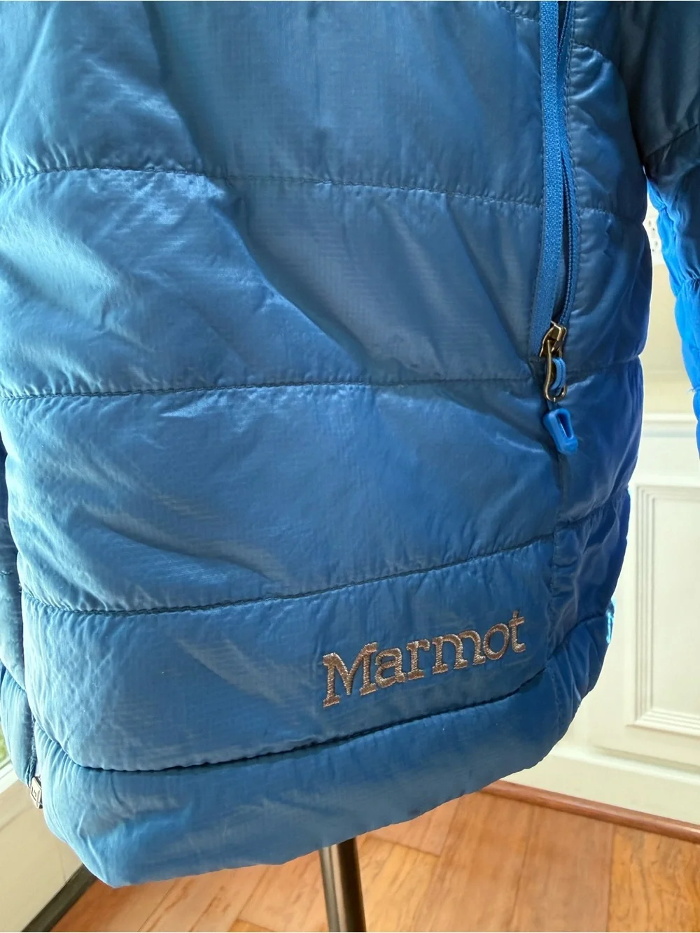Marmot Men's Lightweight Puffer M Jacket - Zip Up Bright Blue Insulated Jacket